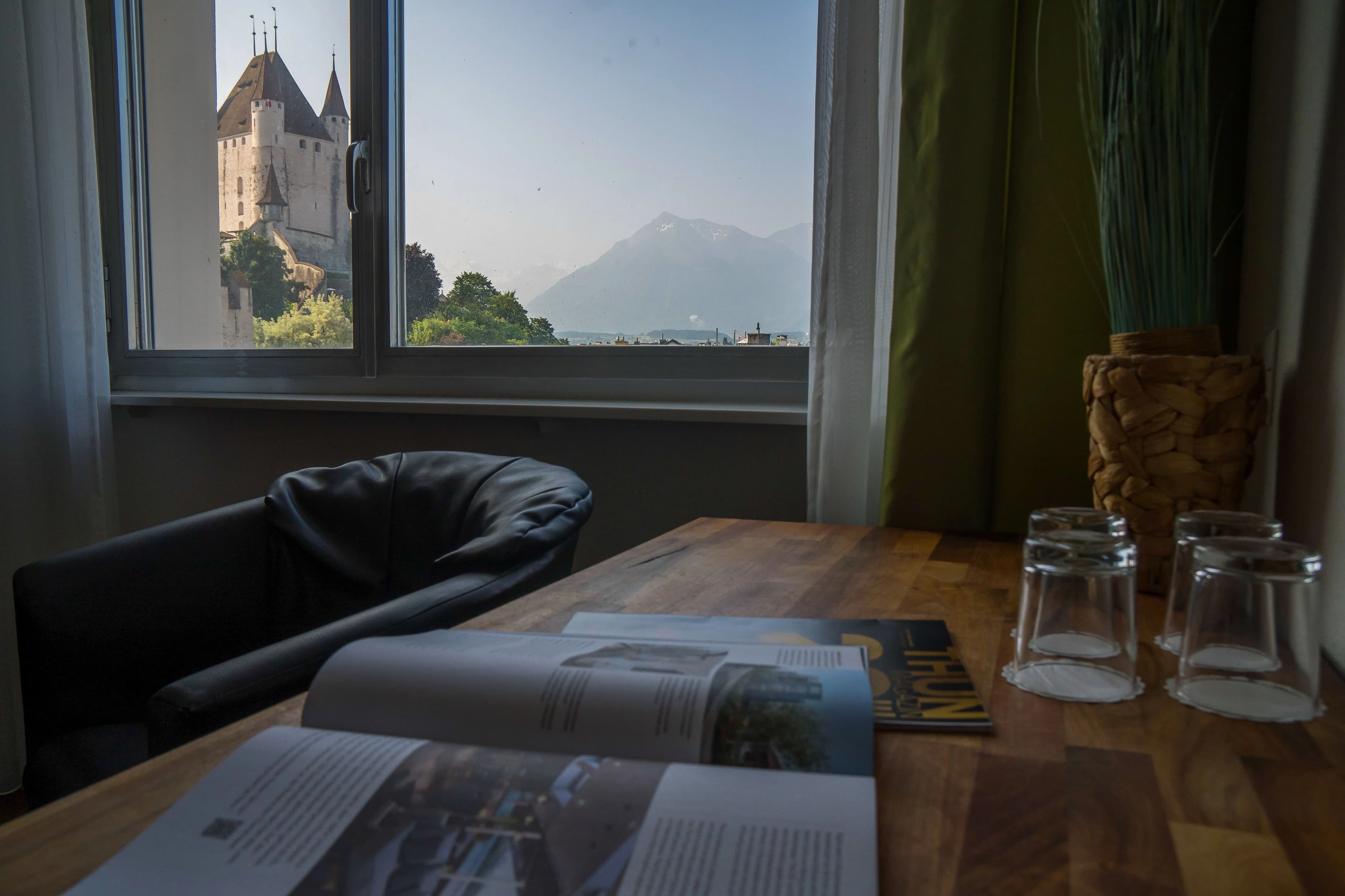 Hotel am Schloss - View of the historic Thun Castle